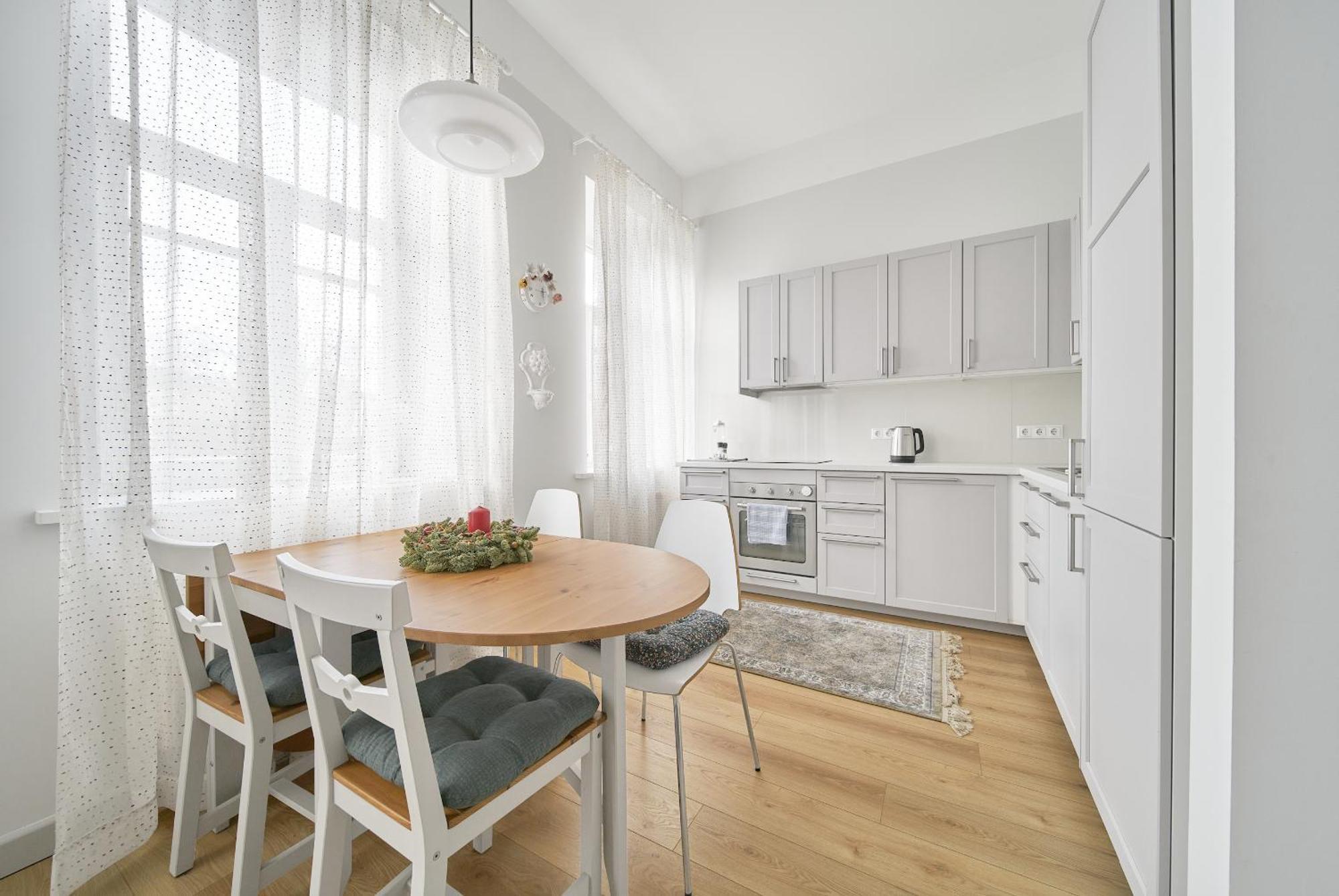 Bright And Warm Apartment, Centre Leilighet *